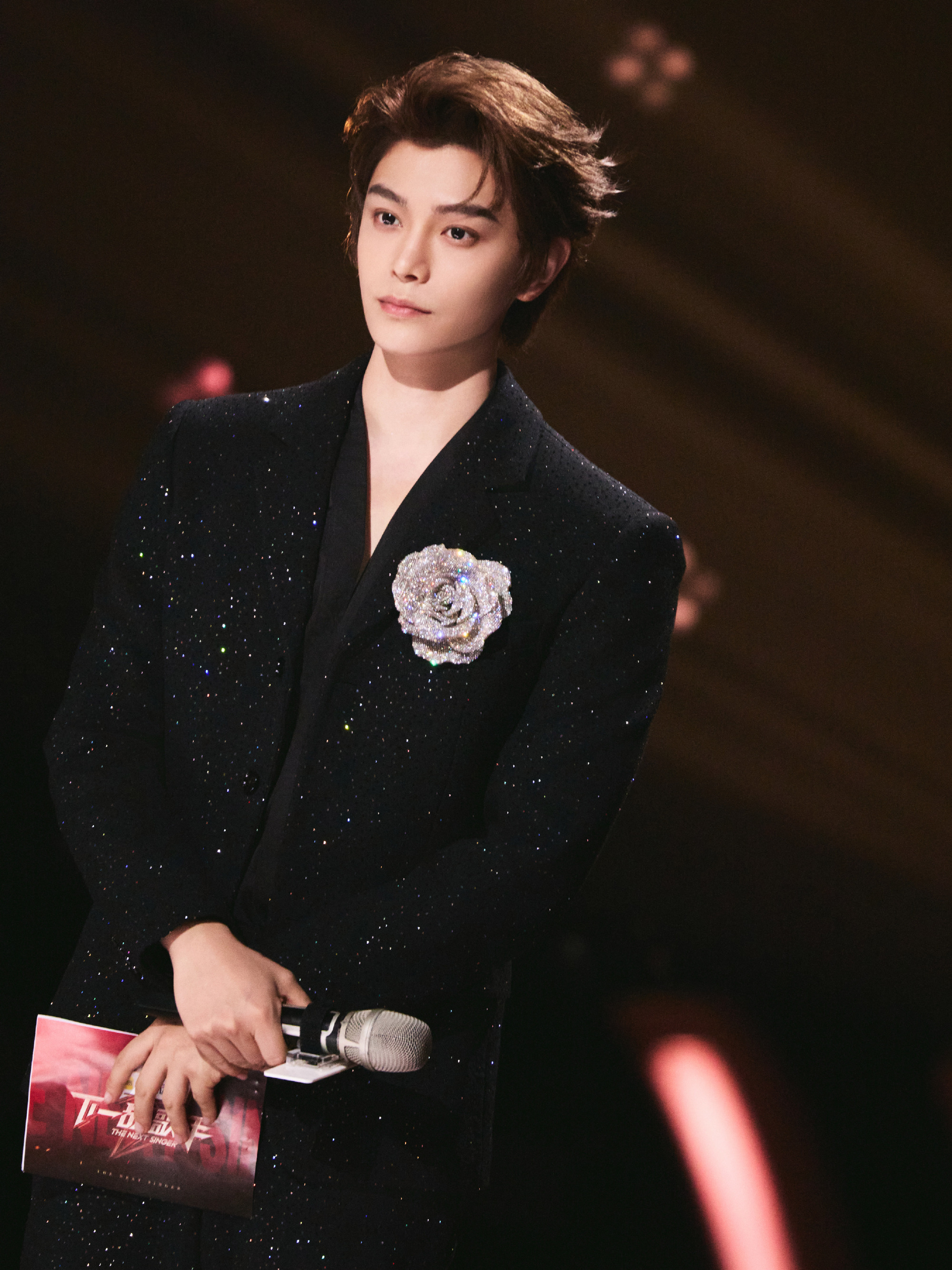 007rIe73ly1hvvbrlhhb5j344m5i57wm.jpg 丁禹兮下一战歌手/Mksport体育